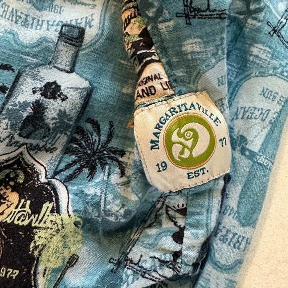 Margaritaville Men’s Hawaiian Shirt, size medium tropical 🏝️ blue floral - Picture 8 of 12